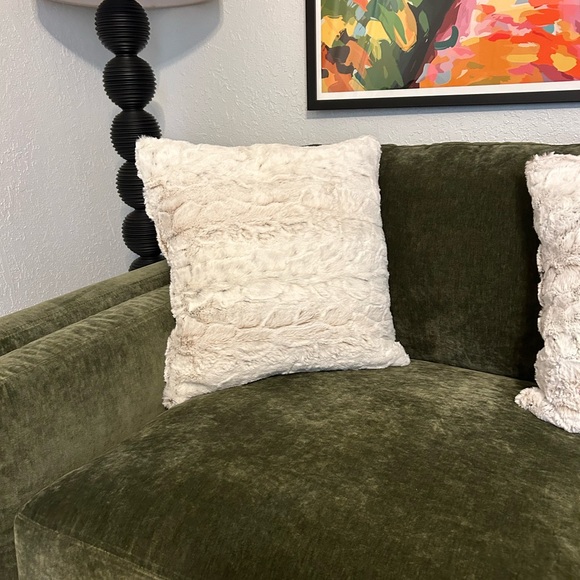 FAUX FUR PILLOWS - set of 2 (17x17) - Picture 2 of 6